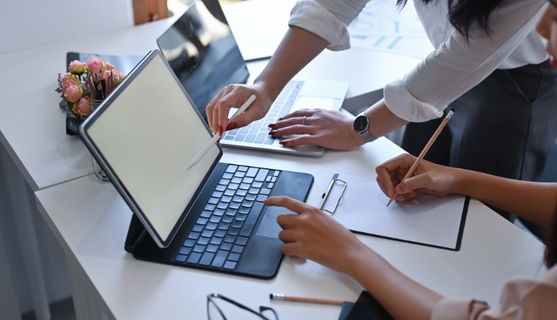 Arbeiten am Laptop